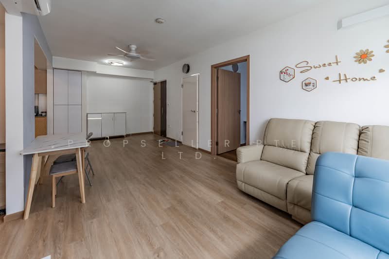 415A Northshore Drive, 415A Northshore Drive, 3 Bedrooms, 1,022 sqft, HDB Flat For Sale, by Florence Ho, 500160904 - Living Room - PropertyGuru.com.sg