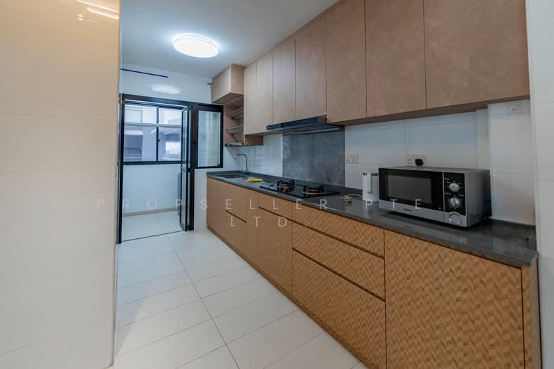 415A Northshore Drive, 415A Northshore Drive, 3 Bedrooms, 1,022 sqft, HDB Flat For Sale, by Florence Ho, 500160904 - Kitchen - PropertyGuru.com.sg