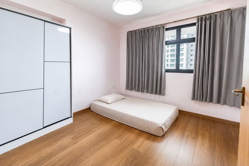 415A Northshore Drive, 415A Northshore Drive, 3 Bedrooms, 1,022 sqft, HDB Flat For Sale, by Florence Ho, 500160904 - Bedroom - PropertyGuru.com.sg