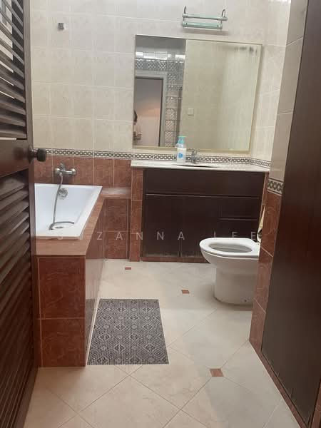 Clementi Park, 010101 Sunset Drive, 3 Bedrooms, 2,185 sqft, Condominium For Sale, by Suzanna Lee, 500160944 - Bathroom - PropertyGuru.com.sg