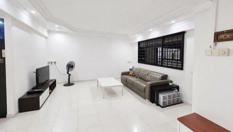 404 Jurong West Street 42, 404 Jurong West Street 42, 3 Bedrooms, 1,119 sqft, HDB Flat For Sale, by Delvin Ong, 500160947 - Living Room - PropertyGuru.com.sg