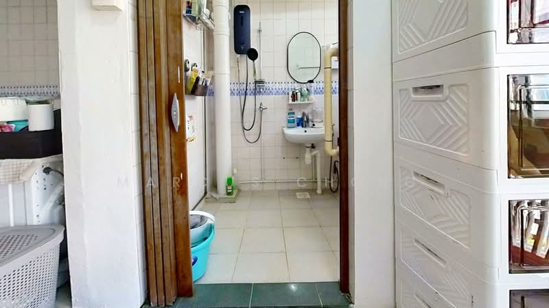 418 Woodlands Street 41, 418 Woodlands Street 41, 3 Bedrooms, 1,140 sqft, HDB Flat For Sale, by Marcus Chong, 500160948 - Bathroom - PropertyGuru.com.sg