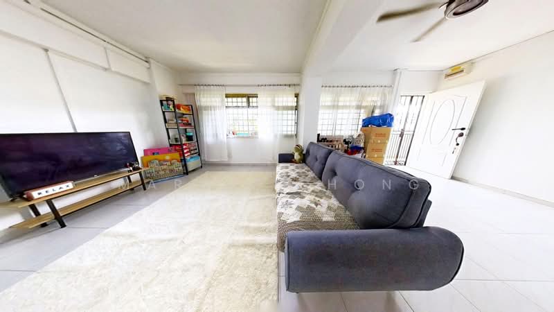 418 Woodlands Street 41, 418 Woodlands Street 41, 3 Bedrooms, 1,140 sqft, HDB Flat For Sale, by Marcus Chong, 500160948 - Living Room - PropertyGuru.com.sg