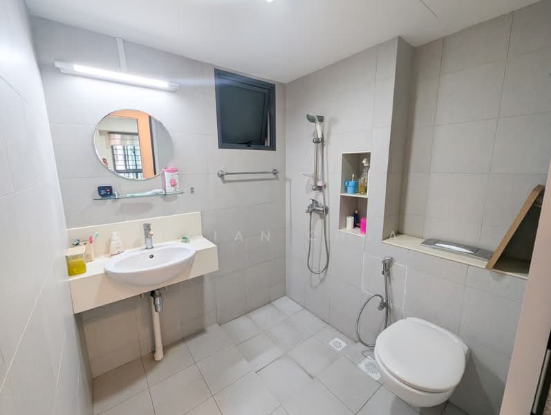 Pinnacle @ Duxton, 1 Cantonment Road, 3 Bedrooms, 1,001 sqft, HDB Flat For Sale, by Adrian Chua, 500160954 - Bathroom - PropertyGuru.com.sg