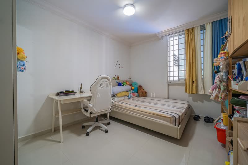 333 Woodlands Street 32, 333 Woodlands Street 32, 3 Bedrooms, 893 sqft, HDB Flat For Sale, by Ray Peh, 500160955 - Common Bedroom 1 - PropertyGuru.com.sg