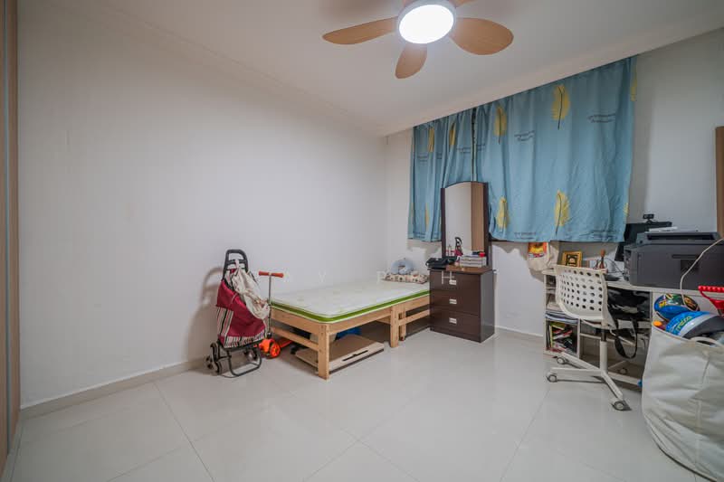 333 Woodlands Street 32, 333 Woodlands Street 32, 3 Bedrooms, 893 sqft, HDB Flat For Sale, by Ray Peh, 500160955 - Common Bedroom 2 - PropertyGuru.com.sg