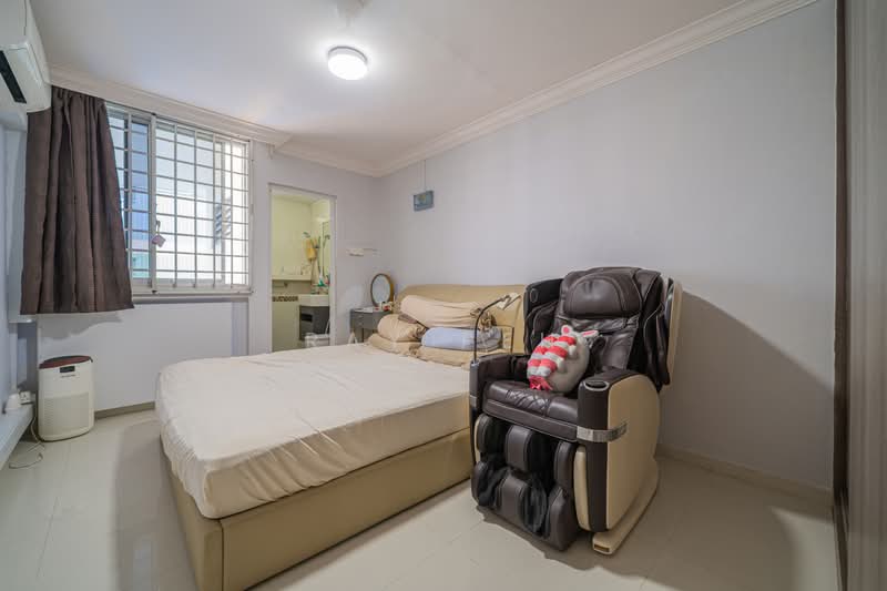 333 Woodlands Street 32, 333 Woodlands Street 32, 3 Bedrooms, 893 sqft, HDB Flat For Sale, by Ray Peh, 500160955 - Master Bedroom - PropertyGuru.com.sg