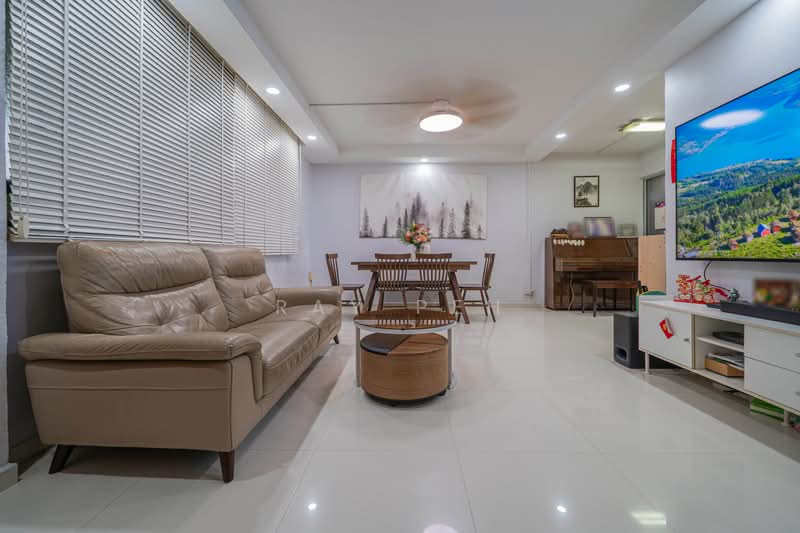 333 Woodlands Street 32, 333 Woodlands Street 32, 3 Bedrooms, 893 sqft, HDB Flat For Sale, by Ray Peh, 500160955 - Living Room - PropertyGuru.com.sg