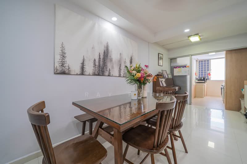 333 Woodlands Street 32, 333 Woodlands Street 32, 3 Bedrooms, 893 sqft, HDB Flat For Sale, by Ray Peh, 500160955 - Dining Room - PropertyGuru.com.sg