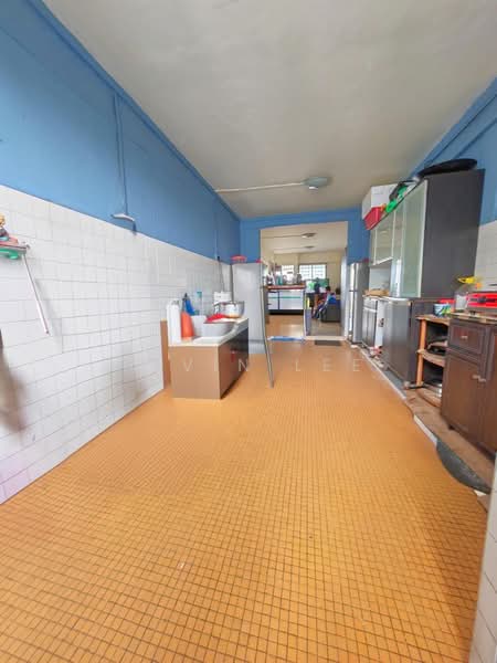 558 Ang Mo Kio Avenue 10, 558 Ang Mo Kio Avenue 10, 2 Bedrooms, 721 sqft, HDB Flat For Sale, by Alvin Lee, 500160957 - Kitchen - PropertyGuru.com.sg