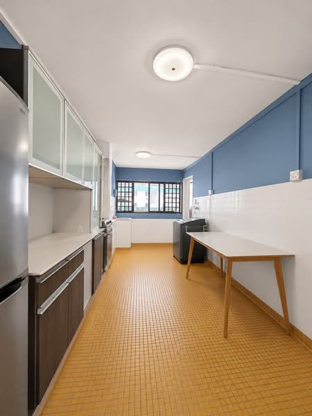 558 Ang Mo Kio Avenue 10, 558 Ang Mo Kio Avenue 10, 2 Bedrooms, 721 sqft, HDB Flat For Sale, by Alvin Lee, 500160957 - Kitchen - PropertyGuru.com.sg