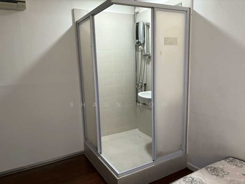 47 Sims Place, 47 Sims Place, Room Rental, 120 sqft, HDB Flat For Rent, by Shaun How, 500160966 - Bathroom - PropertyGuru.com.sg