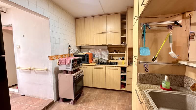 754 Pasir Ris Street 71, 754 Pasir Ris Street 71, 3 Bedrooms, 1,119 sqft, HDB Flat For Rent, by Joyce M Wong, 500160970 - Kitchen - PropertyGuru.com.sg
