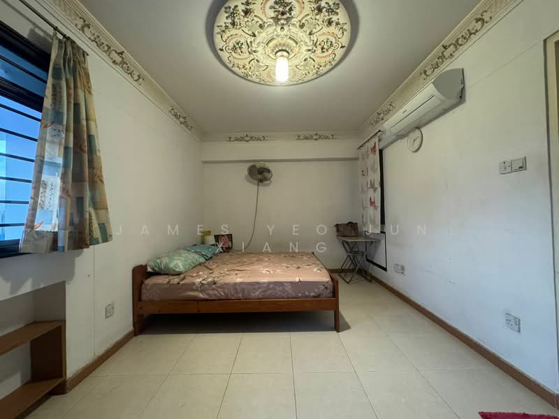 143 Lorong 2 Toa Payoh, 143 Lorong 2 Toa Payoh, Room Rental, 300 sqft, HDB Flat For Rent, by James Yeo Jun Xiang, 500160977 - Bedroom - PropertyGuru.com.sg