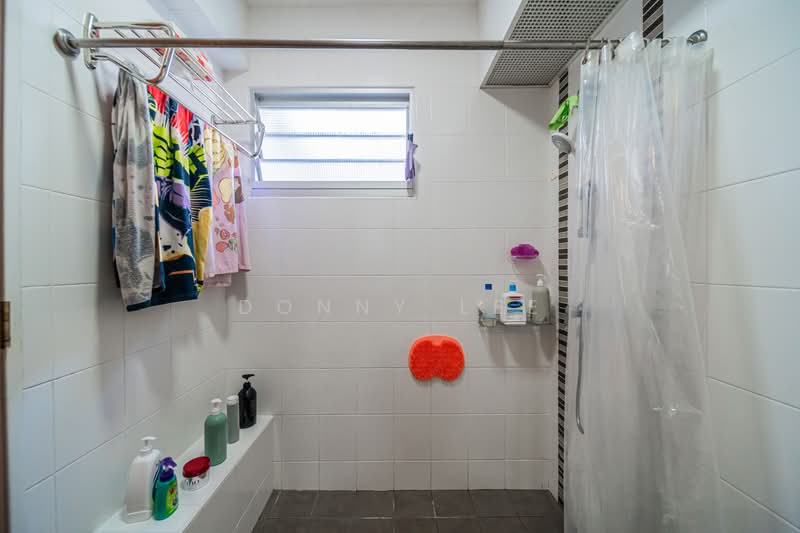 614A Edgefield Plains, 614A Edgefield Plains, 3 Bedrooms, 1,033 sqft, HDB Flat For Sale, by Donny Lee, 500160995 - Bathroom - PropertyGuru.com.sg