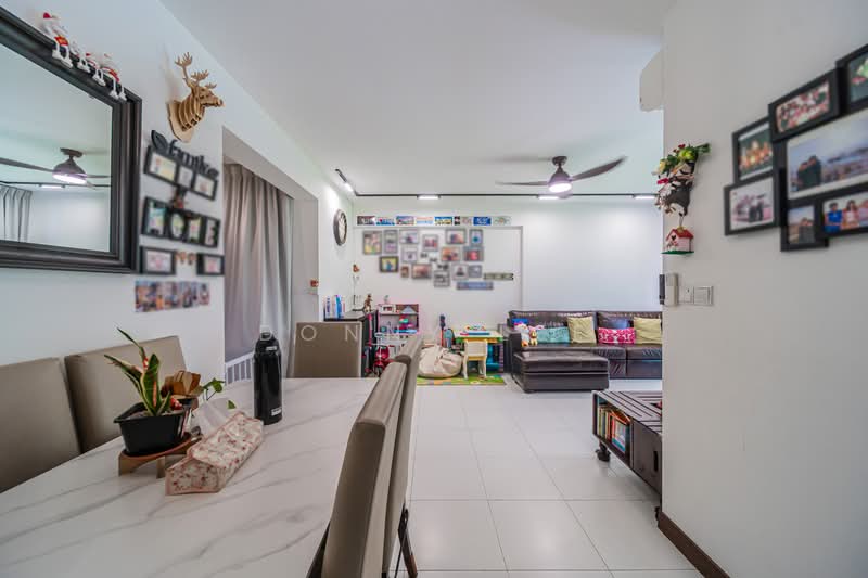 614A Edgefield Plains, 614A Edgefield Plains, 3 Bedrooms, 1,033 sqft, HDB Flat For Sale, by Donny Lee, 500160995 - Living Room - PropertyGuru.com.sg