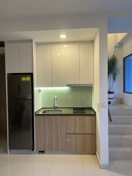 Jool Suites, 2 Sing Joo Walk, 1 Bedroom, 700 sqft, Apartment For Sale, by Dennis Lim, 500161004 - Kitchen - PropertyGuru.com.sg