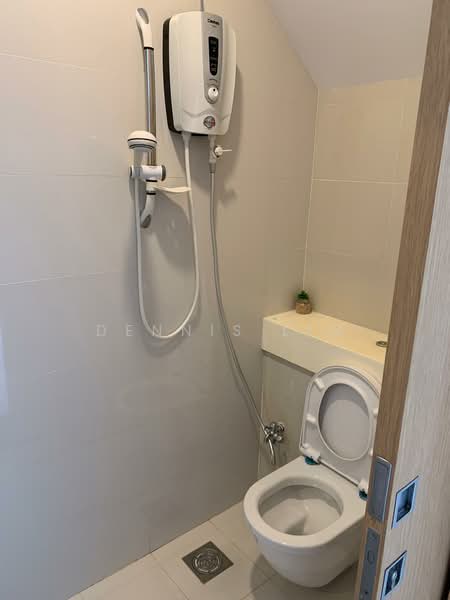 Jool Suites, 2 Sing Joo Walk, 1 Bedroom, 700 sqft, Apartment For Sale, by Dennis Lim, 500161004 - Bathroom - PropertyGuru.com.sg