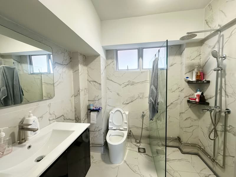 438 Choa Chu Kang Avenue 4, 438 Choa Chu Kang Avenue 4, 4 Bedrooms, 1,431 sqft, HDB Flat For Rent, by Justin Chong, 500161010 - Bathroom - PropertyGuru.com.sg