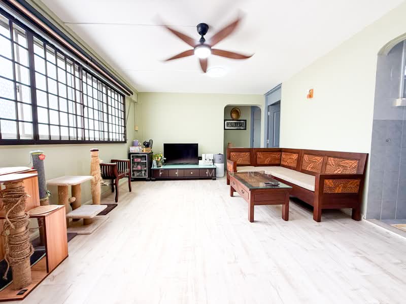 501 Hougang Avenue 8, 501 Hougang Avenue 8, 3 Bedrooms, 904 sqft, HDB Flat For Sale, by Elfi Muni, 500161021 - Living Room - PropertyGuru.com.sg