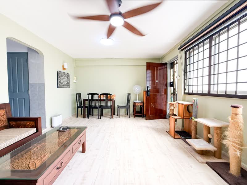 501 Hougang Avenue 8, 501 Hougang Avenue 8, 3 Bedrooms, 904 sqft, HDB Flat For Sale, by Elfi Muni, 500161021 - Living Room - PropertyGuru.com.sg