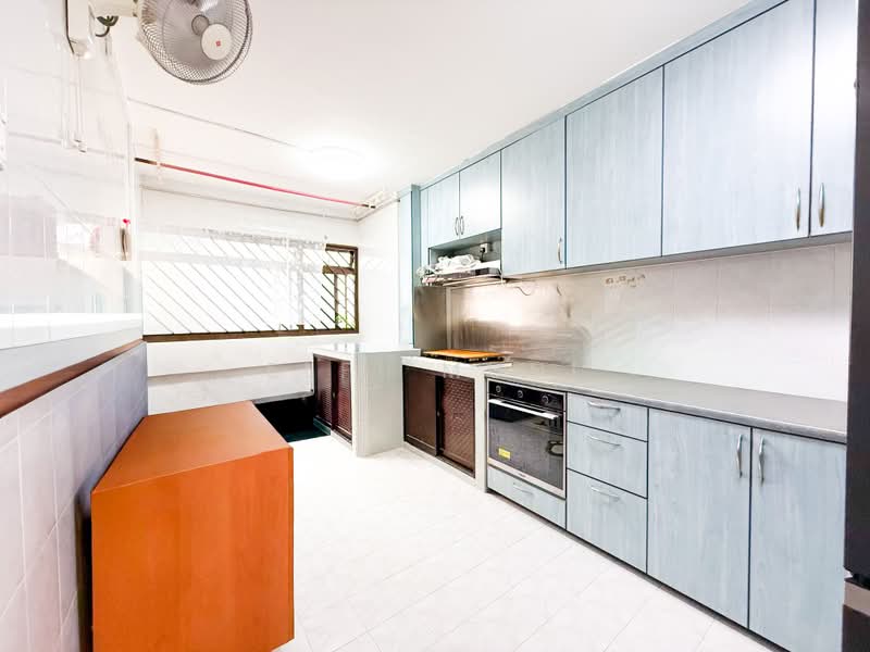 501 Hougang Avenue 8, 501 Hougang Avenue 8, 3 Bedrooms, 904 sqft, HDB Flat For Sale, by Elfi Muni, 500161021 - Kitchen - PropertyGuru.com.sg