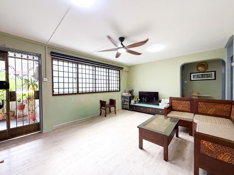 501 Hougang Avenue 8, 501 Hougang Avenue 8, 3 Bedrooms, 904 sqft, HDB Flat For Sale, by Elfi Muni, 500161021 - Living Room - PropertyGuru.com.sg