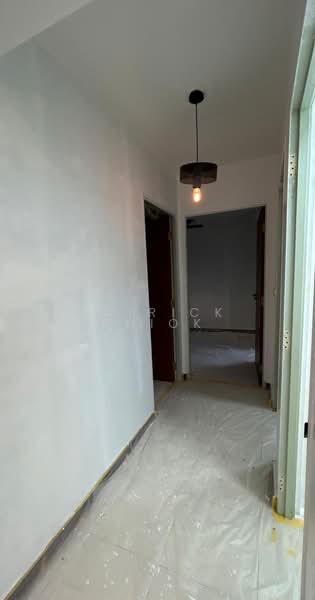 372 Jurong East Street 32, 372 Jurong East Street 32, Room Rental, 120 sqft, HDB Flat For Rent, by Patrick Chiok, 500161023 - Corridor - PropertyGuru.com.sg