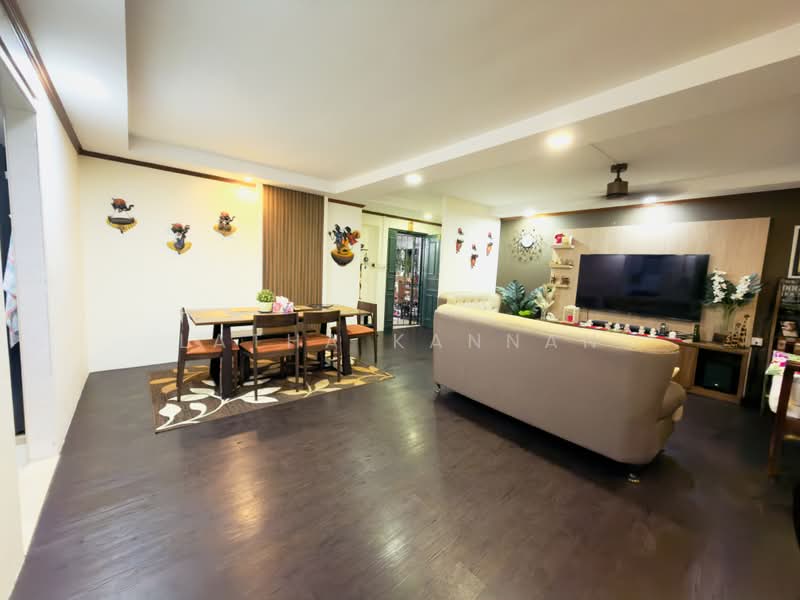 309 Canberra Road, 309 Canberra Road, 4 Bedrooms, 1,517 sqft, HDB Flat For Sale, by Latha Kannan, 500161032 - Living Room - PropertyGuru.com.sg