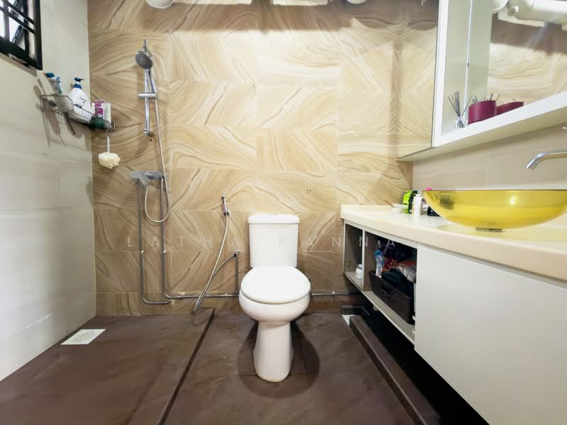 309 Canberra Road, 309 Canberra Road, 4 Bedrooms, 1,517 sqft, HDB Flat For Sale, by Latha Kannan, 500161032 - Bathroom - PropertyGuru.com.sg