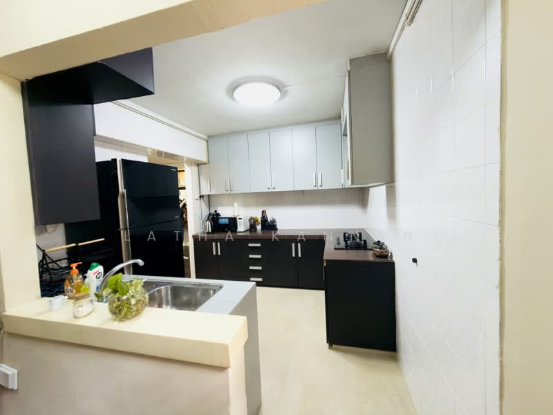 309 Canberra Road, 309 Canberra Road, 4 Bedrooms, 1,517 sqft, HDB Flat For Sale, by Latha Kannan, 500161032 - Kitchen - PropertyGuru.com.sg