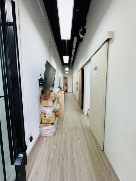 Stars of Kovan, 988 Upper Serangoon, 200 sqft, Mall Shop For Rent, by Vera Loh, 500161047 - Corridor - CommercialGuru.com.sg