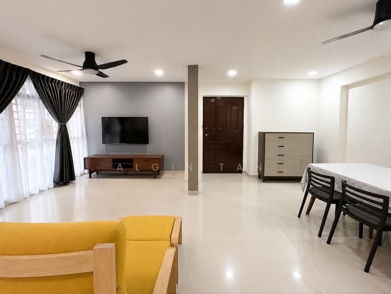 673C Jurong West Street 65, 673C Jurong West Street 65, 3 Bedrooms, 1,194 sqft, HDB Flat For Sale, by Algin Tan, 500161056 - Living Room - PropertyGuru.com.sg