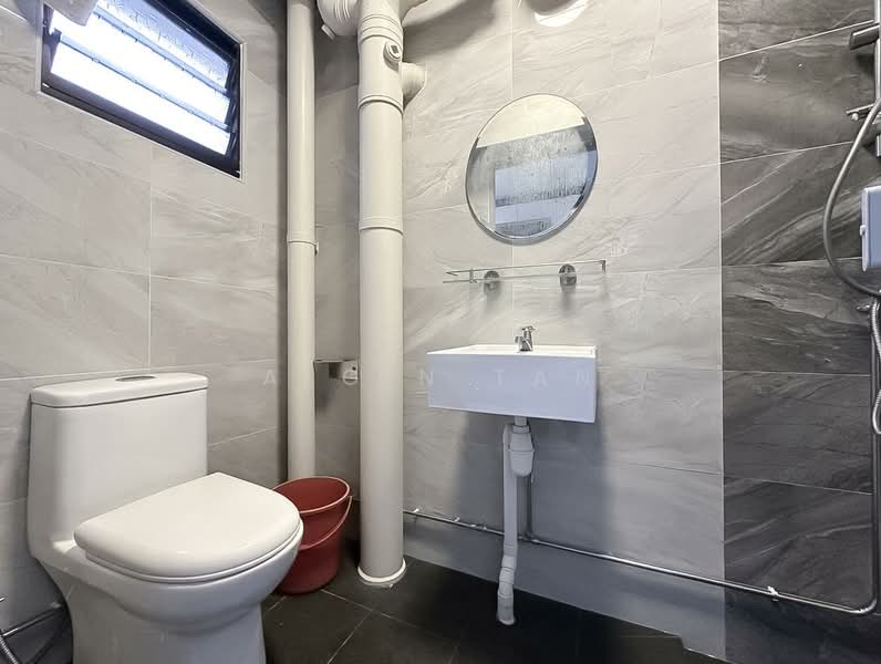 673C Jurong West Street 65, 673C Jurong West Street 65, 3 Bedrooms, 1,194 sqft, HDB Flat For Sale, by Algin Tan, 500161056 - Bathroom - PropertyGuru.com.sg