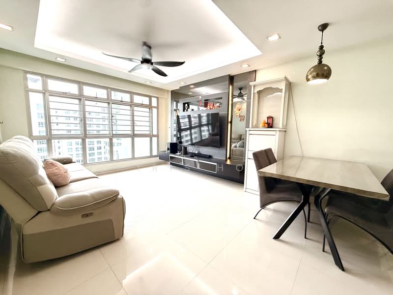 211C Compassvale Lane, 211C Compassvale Lane, 3 Bedrooms, 1,023 sqft, HDB Flat For Sale, by Iris Ho, 500161064 - Living Room - PropertyGuru.com.sg