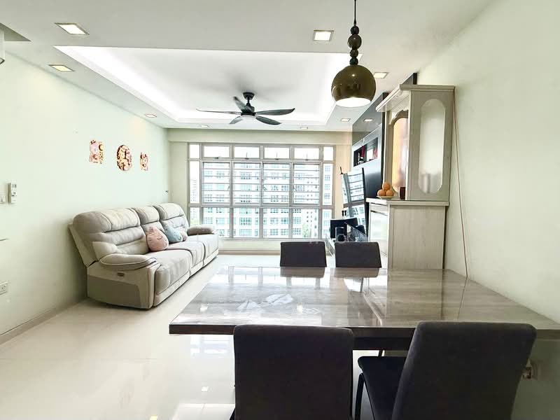 211C Compassvale Lane, 211C Compassvale Lane, 3 Bedrooms, 1,023 sqft, HDB Flat For Sale, by Iris Ho, 500161064 - Living Room - PropertyGuru.com.sg