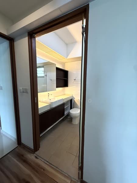 211C Compassvale Lane, 211C Compassvale Lane, 3 Bedrooms, 1,023 sqft, HDB Flat For Sale, by Iris Ho, 500161064 - Master Bathroom - PropertyGuru.com.sg