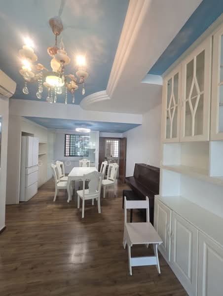 Pinevale, 2 Tampines Street 73, 3 Bedrooms, 1,291 sqft, Condominium For Sale, by George Yang, 500161068 - Dining Room - PropertyGuru.com.sg