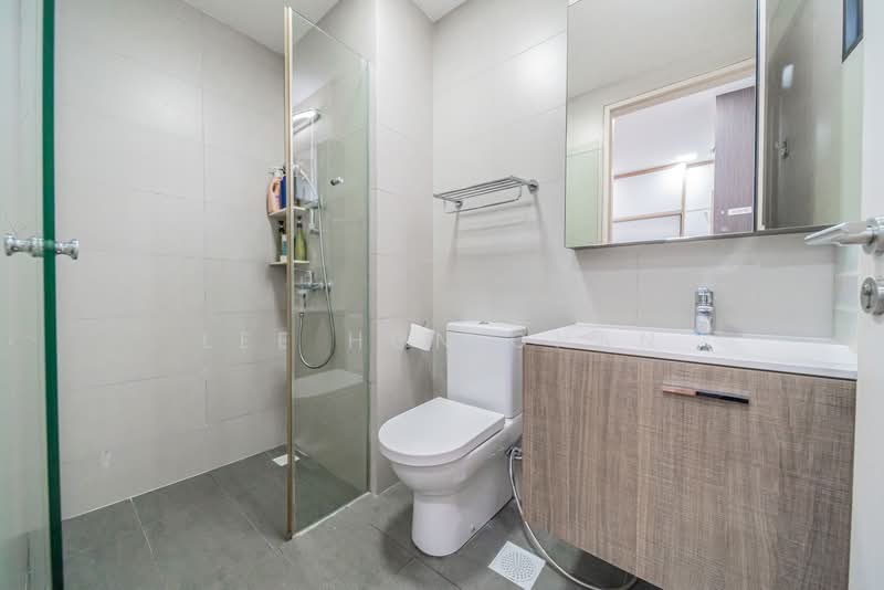 The Amore, 55A Edgedale Plains, 5 Bedrooms, 1,475 sqft, Executive Condominium For Sale, by Lee Hon Chan, 500161073 - Bathroom - PropertyGuru.com.sg