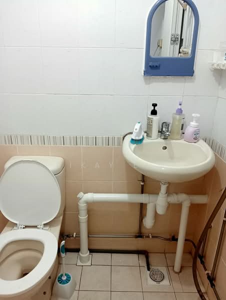 506 West Coast Drive, 506 West Coast Drive, 3 Bedrooms, 990 sqft, HDB Flat For Rent, by Bikay Lim, 500161084 - Bathroom - PropertyGuru.com.sg