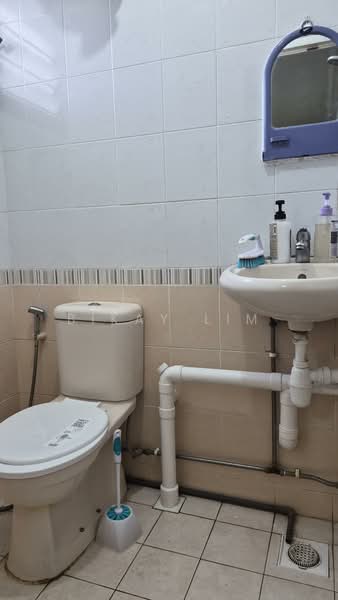506 West Coast Drive, 506 West Coast Drive, 3 Bedrooms, 990 sqft, HDB Flat For Rent, by Bikay Lim, 500161084 - Bathroom - PropertyGuru.com.sg