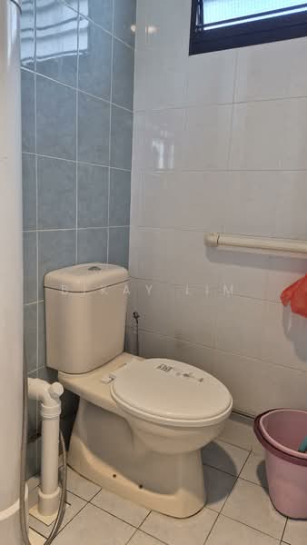 506 West Coast Drive, 506 West Coast Drive, 3 Bedrooms, 990 sqft, HDB Flat For Rent, by Bikay Lim, 500161084 - Bathroom - PropertyGuru.com.sg