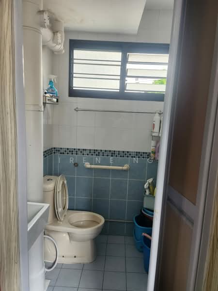 745 Yishun Street 72, 745 Yishun Street 72, 2 Bedrooms, 721 sqft, HDB Flat For Rent, by Irene NG, 500161089 - Bathroom - PropertyGuru.com.sg
