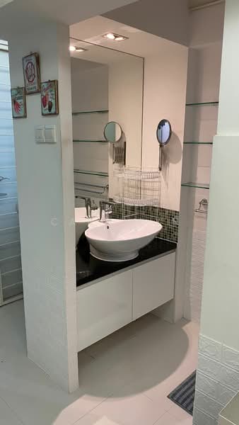 14 Taman Ho Swee, 14 Taman Ho Swee, 2 Bedrooms, 581 sqft, HDB Flat For Rent, by Carollyn Ong, 500161114 - Bathroom - PropertyGuru.com.sg