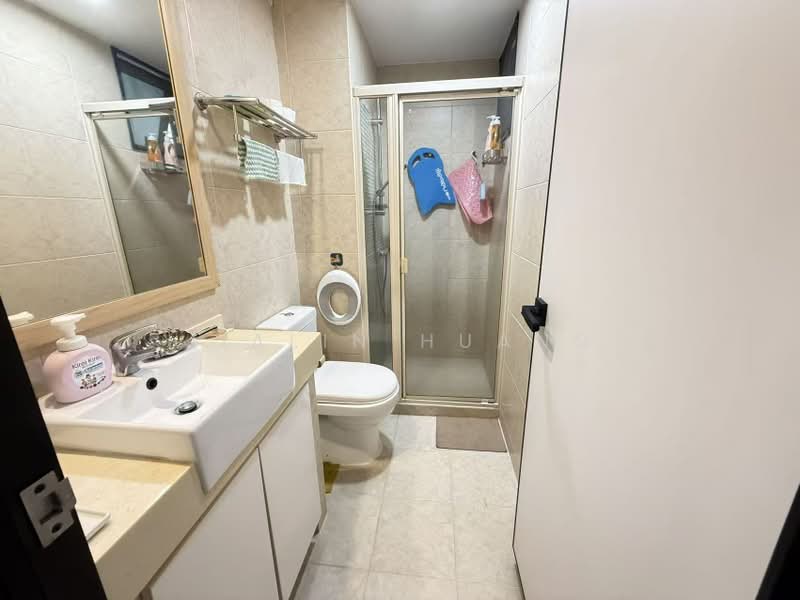 Hillview Regency, 26 Bukit Batok East Avenue 2, 2 Bedrooms, 1,152 sqft, Condominium For Rent, by Jialin Huang, 500161132 - Bathroom - PropertyGuru.com.sg