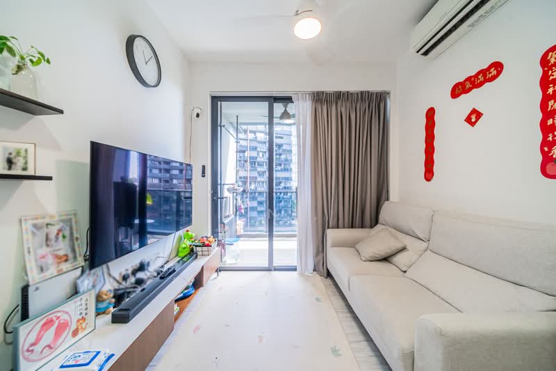 Parc Esta, 822 Sims Avenue, 2 Bedrooms, 603 sqft, Condominium For Sale, by Kin ,, 500161138 - Living Room - PropertyGuru.com.sg