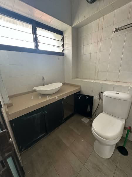 444 Choa Chu Kang Avenue 4, 444 Choa Chu Kang Avenue 4, Room Rental, 216 sqft, HDB Flat For Rent, by James Yeo, 500161158 - Bathroom - PropertyGuru.com.sg