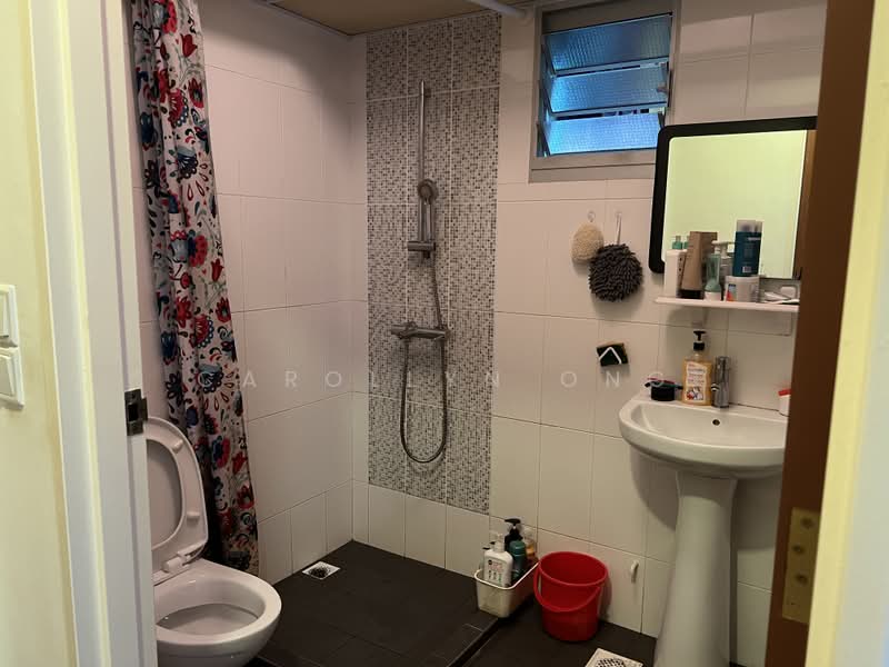 162A Rivervale Crescent, 162A Rivervale Crescent, 1 Bedroom, 500 sqft, HDB Flat For Rent, by Carollyn Ong, 500161165 - Bathroom - PropertyGuru.com.sg