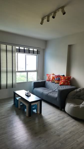 78 Lorong Limau, 78 Lorong Limau, 3 Bedrooms, 1,001 sqft, HDB Flat For Sale, by Martin Chong, 500161175 - Living Room - PropertyGuru.com.sg