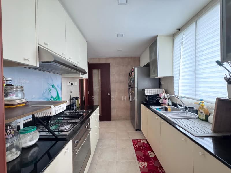 Rio Vista, 10 Upper Serangoon View, 3 Bedrooms, 1,249 sqft, Condominium For Sale, by Iris Chang, 500161176 - Kitchen - PropertyGuru.com.sg